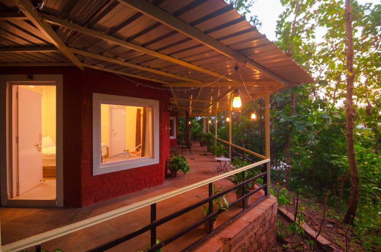 Kolar Jungle Retreat Hotel Lawa Khadi Exterior photo
