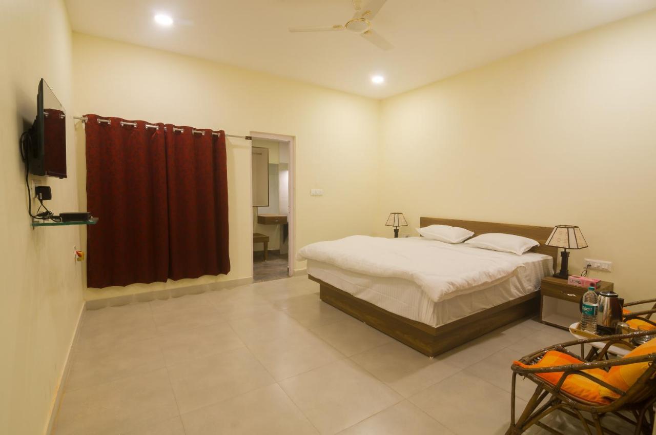 Kolar Jungle Retreat Hotel Lawa Khadi Exterior photo